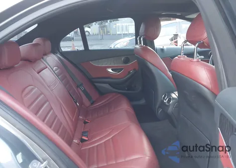 2017 Mercedes-Benz C 300 Luxury/Sport z USA, uszkodzony, nr VIN 55SWF4JB9HU217803